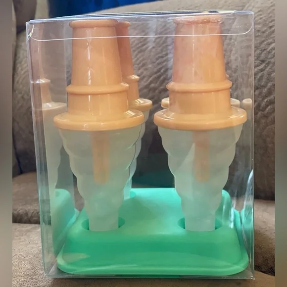 Ice Cream Popsicle Molds by SunnyLife Set of 4 - Picture 4 of 13
